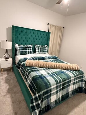 Classic Room, 1 Queen Bed, Non Smoking | Free WiFi