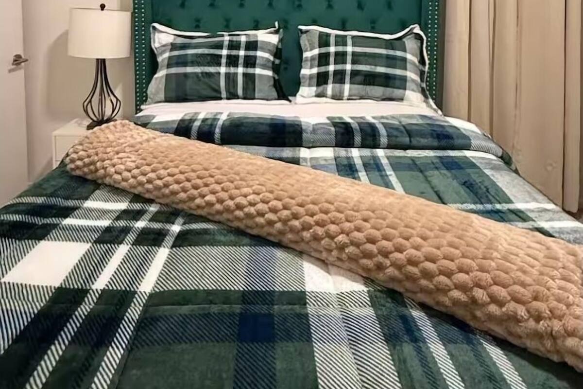 Classic Room, 1 Queen Bed, Non Smoking | Free WiFi