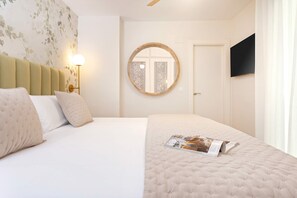 3 bedrooms, iron/ironing board, bed sheets