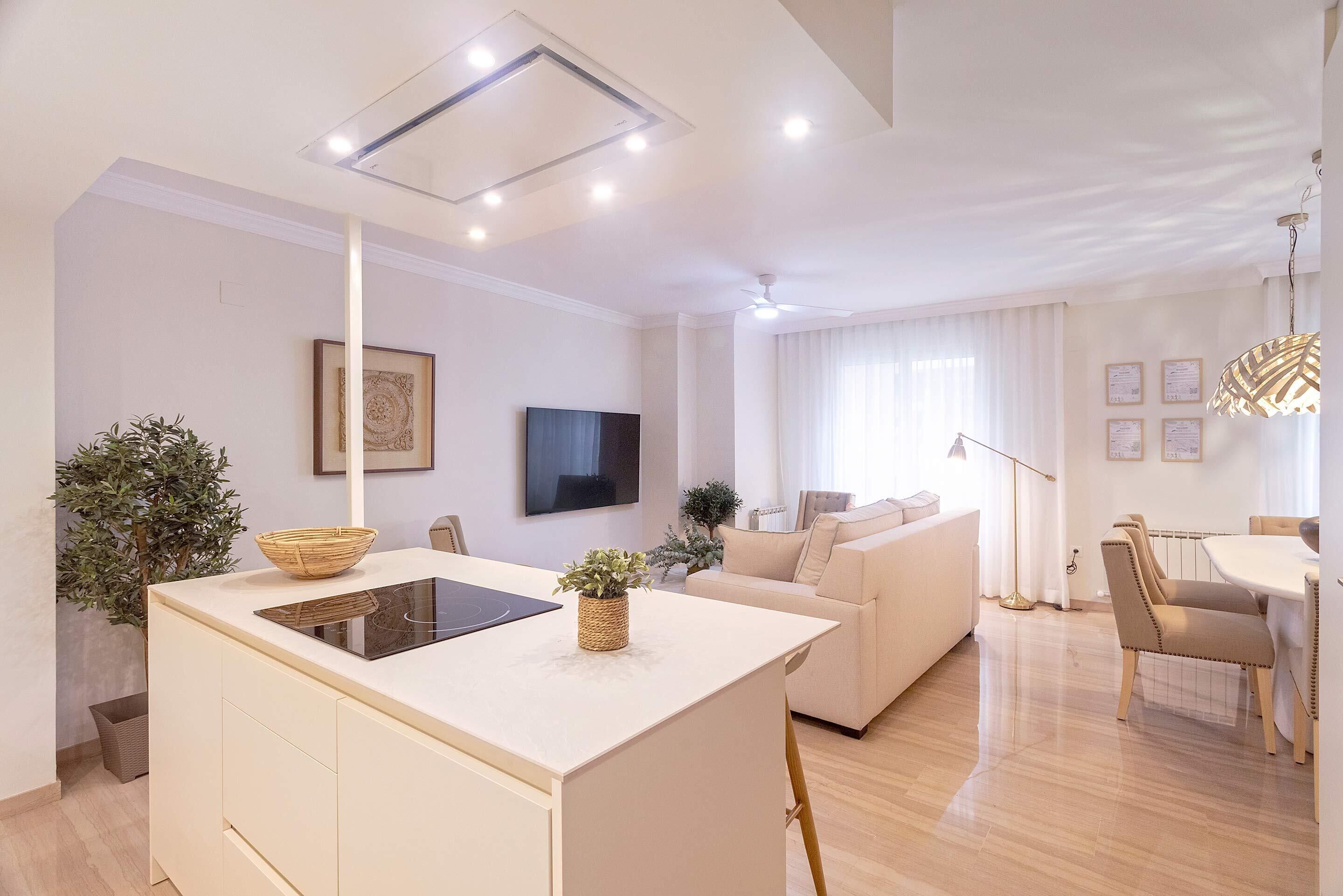 Apartment (3 Bedrooms) | Living room