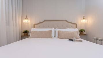 Apartment (3 Bedrooms) | 3 bedrooms, iron/ironing board, free WiFi, bed sheets