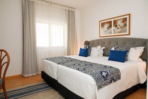 Iron/ironing board, free WiFi, bed sheets
