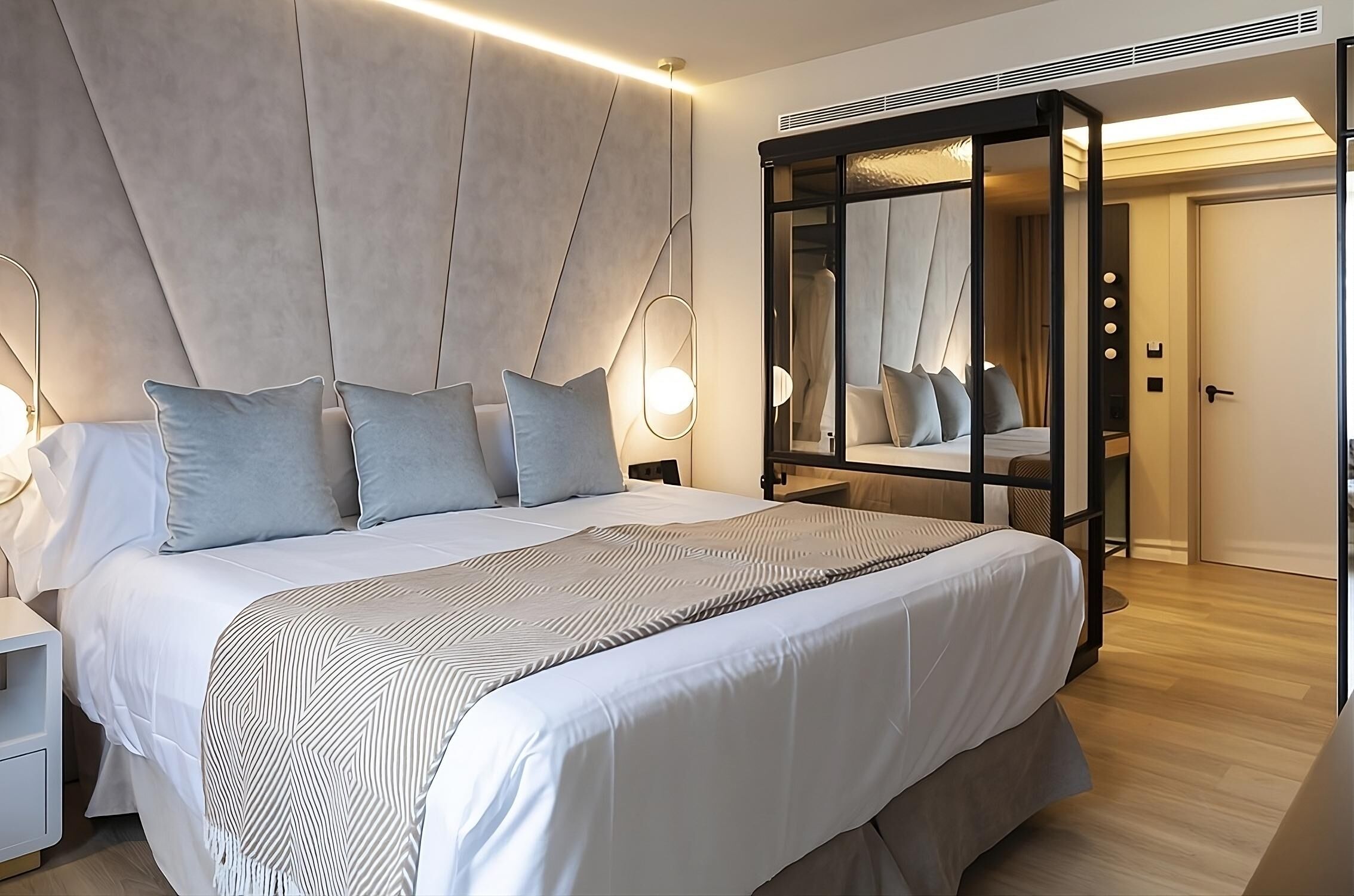 1 slaapkamer, een strijkplank/strijkijzer, gratis wifi, beddengoed