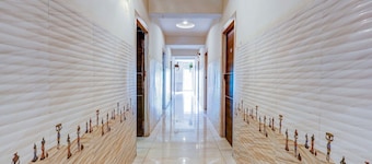 Super Hotel O Eluru Railway Station