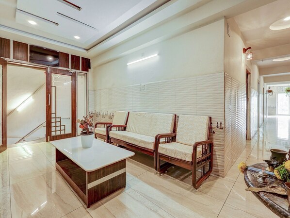 House | Lobby