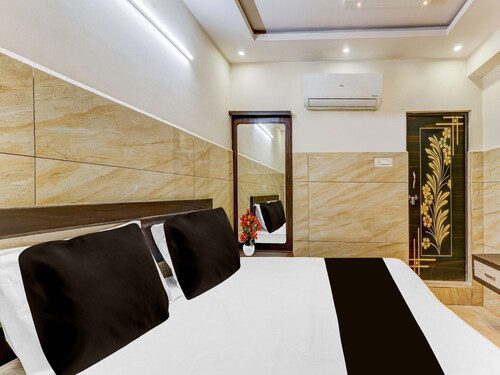 Super Hotel O Eluru Railway Station