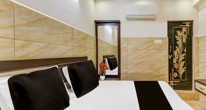 Super Hotel O Eluru Railway Station