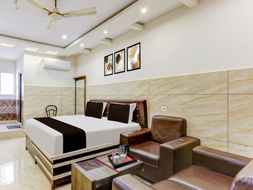 Super Hotel O Eluru Railway Station