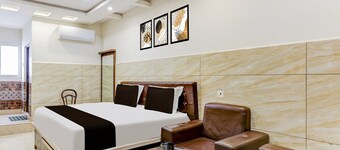 Super Hotel O Eluru Railway Station