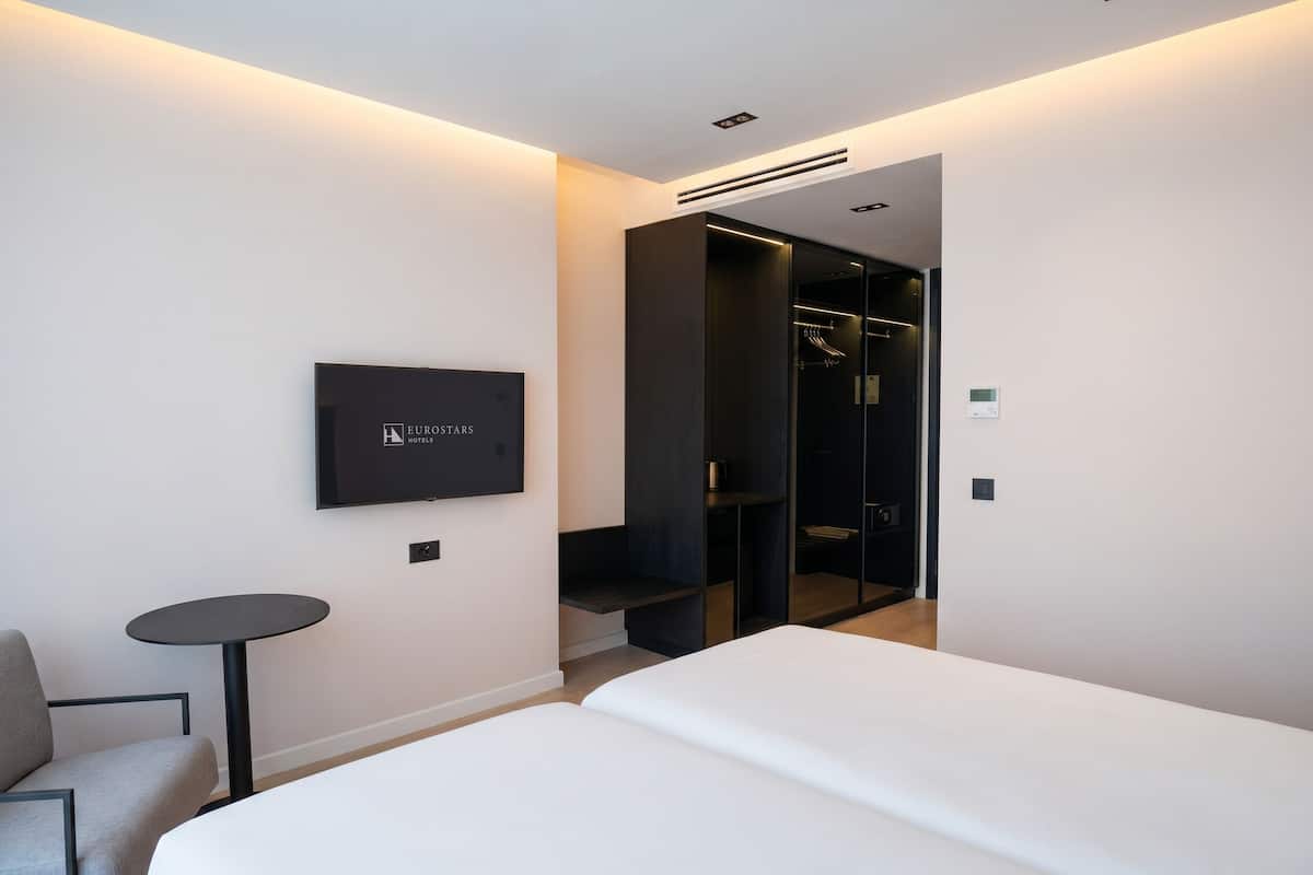 Coffres-forts dans les chambres, chambres insonorisées, Wi-Fi gratuit
