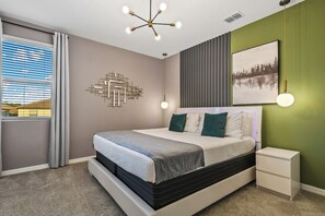 9 bedrooms, travel crib, WiFi