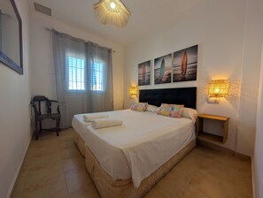 2 bedrooms, iron/ironing board, bed sheets