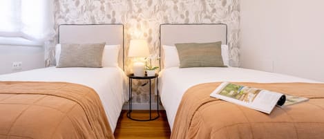 아파트 (3 Bedrooms) | 3 개의 침실, 다리미/다리미판, 침대 시트