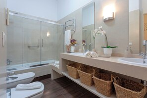 Bathtub