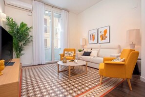 Apartment (2 Bedrooms) | Living area - Luxury Apartment in Malaga Center. Larios V (Málaga)