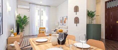 Apartment (2 Bedrooms) | Living room