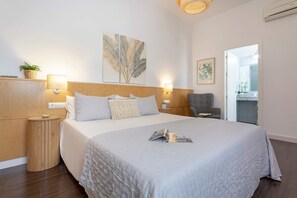 3 quartos, ferros/tábuas de passar roupa, roupa de cama