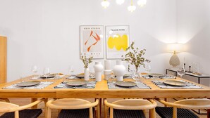 Apart Daire (4 Bedrooms) | Odada yemek servisi