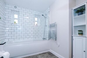 Apartment | Bathroom