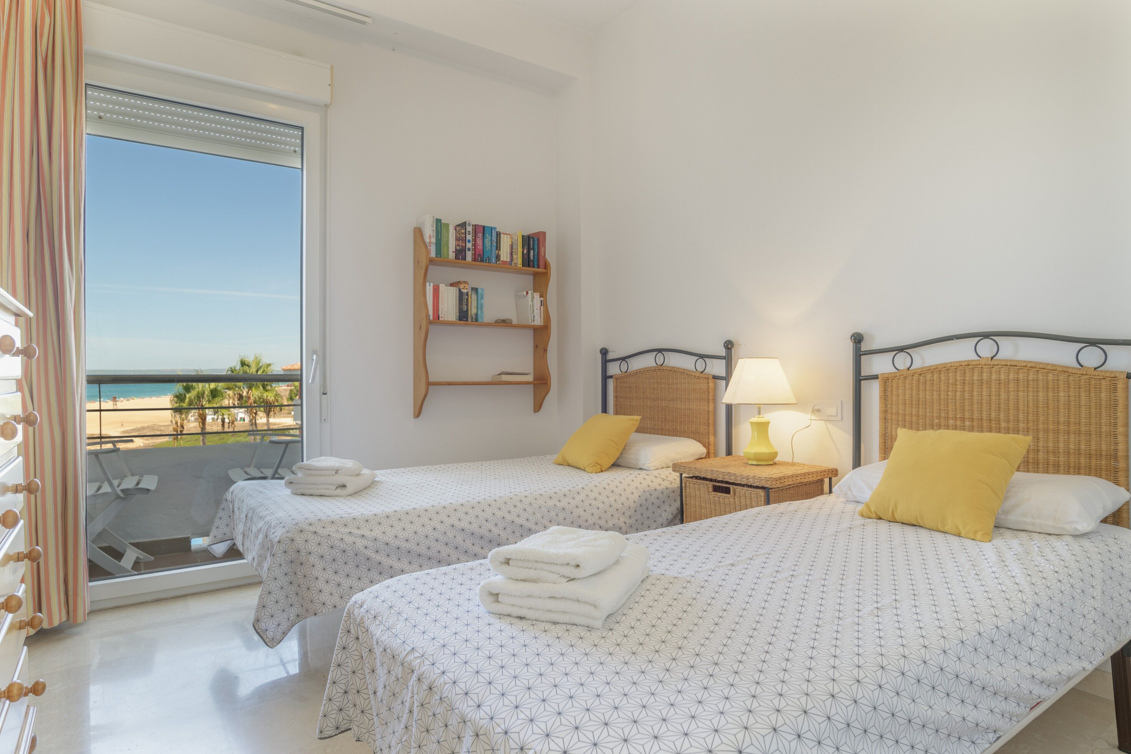 3 dormitorios, tabla de planchar con plancha, wifi y ropa de cama