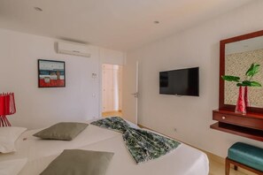 Ferros/tábuas de passar roupa, Wi-Fi de cortesia, roupa de cama