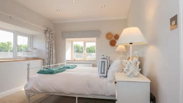 5 bedrooms, individually decorated, individually furnished, free WiFi