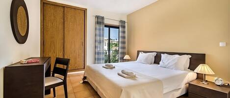 1 Schlafzimmer, BĂŒgeleisen/BĂŒgelbrett, kostenloses WLAN, BettwĂ€sche