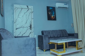Luxury Suite | Living area