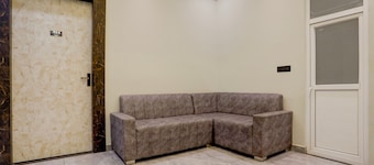 Classic Hotel Gaurav Inn