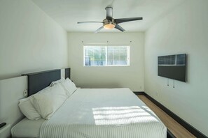 4 bedrooms, desk, iron/ironing board, WiFi