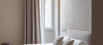 เอฟส์ โอเตลเลอรี  