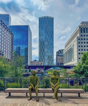 Property grounds - High -Rise waterfront Apartment (London)