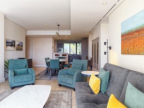 Leilighet – standard, 2 soverom, ikke-røyk, utsikt mot marina | Oppholdsområde