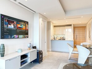 Standard Apartment, 1 Bedroom, Non Smoking, Harbor View | Living area