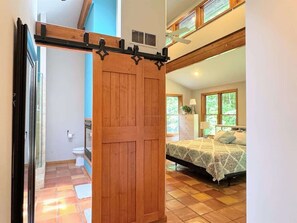 3 soverom, strykejern/-brett, wi-fi (inkludert) og sengetøy