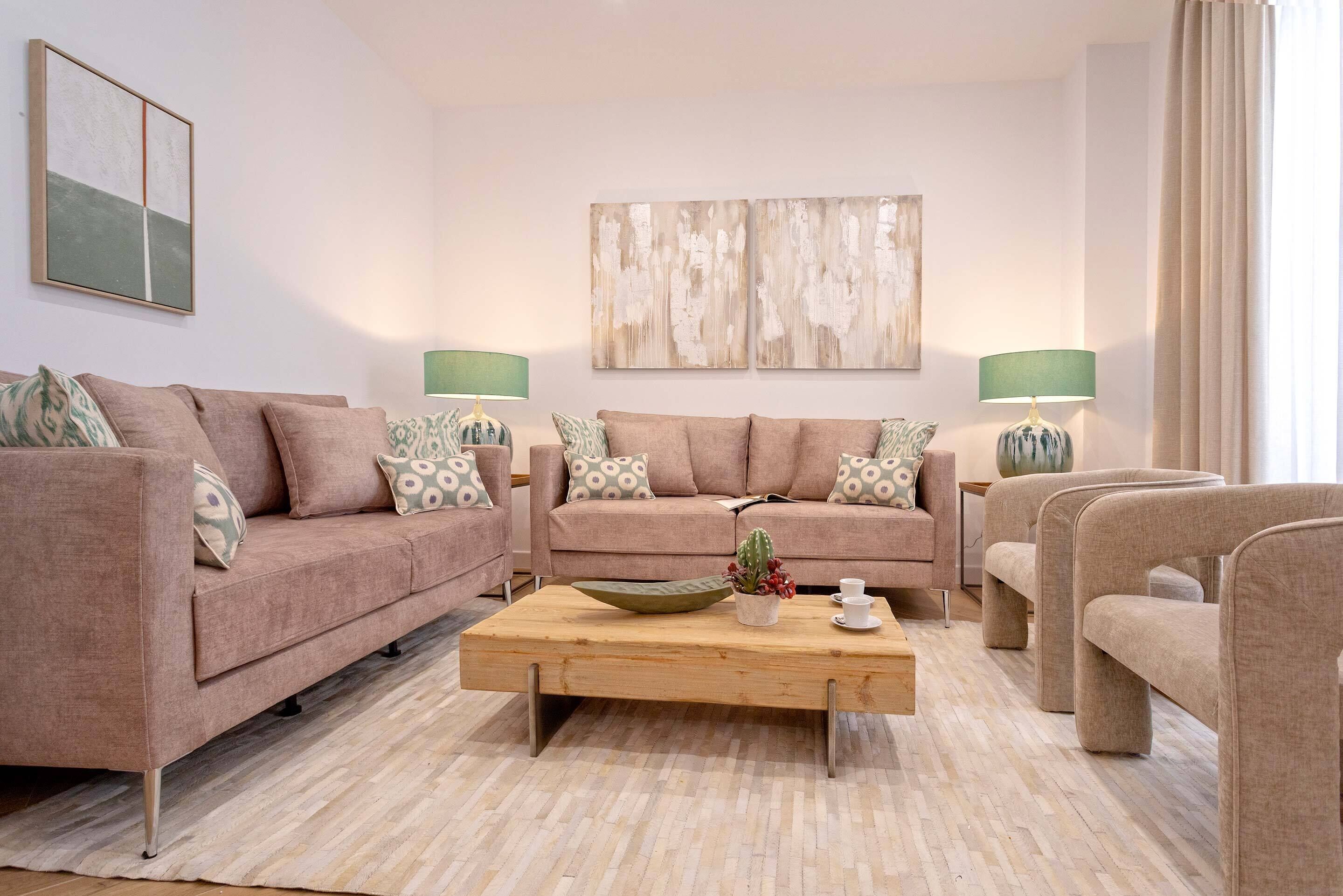 Lejlighed (4 Bedrooms) | Stue