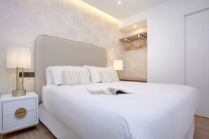 3 bedrooms, iron/ironing board, bed sheets