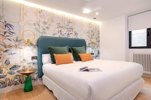 3 bedrooms, iron/ironing board, bed sheets