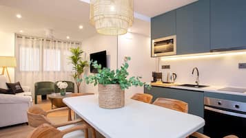 Appartement (3 Bedrooms) | Restauration dans la chambre