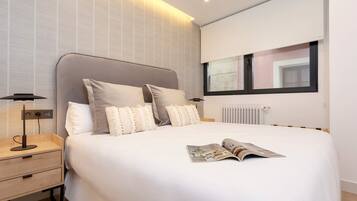 Appartement (3 Bedrooms) | 3 chambres, fer et planche à repasser, Wi-Fi gratuit, draps fournis