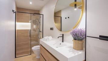 Appartement (3 Bedrooms) | Salle de bain | Douche