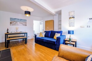 House, Patio | Living area