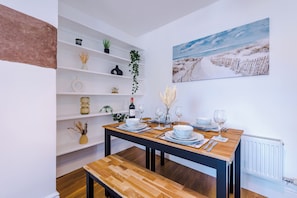 House, Patio | In-room dining