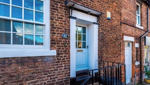 Front of property - 62 Handbridge (Chester)