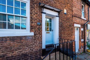 Front of property - 62 Handbridge (Chester)