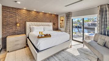 3 slaapkamers, een strijkplank/strijkijzer, gratis wifi, beddengoed