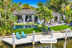 A heated pool - Waterfront / Heated Pool / Martini Key / Residence (Fort Lauderdale)