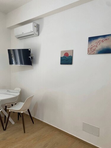 House a stone's throw from the sea in the center of Capo D'Orlando