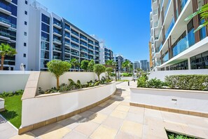 Exterior - Luxury Studio in Azizi Riviera (Dubai)