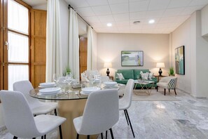 In-room dining - Elegant Stay Plaza de las Tendillas II (Córdoba)